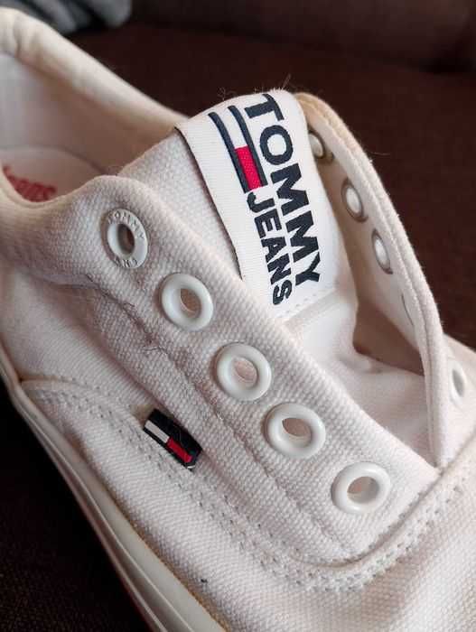 TOMMY HILFIGER. Buty damskie.