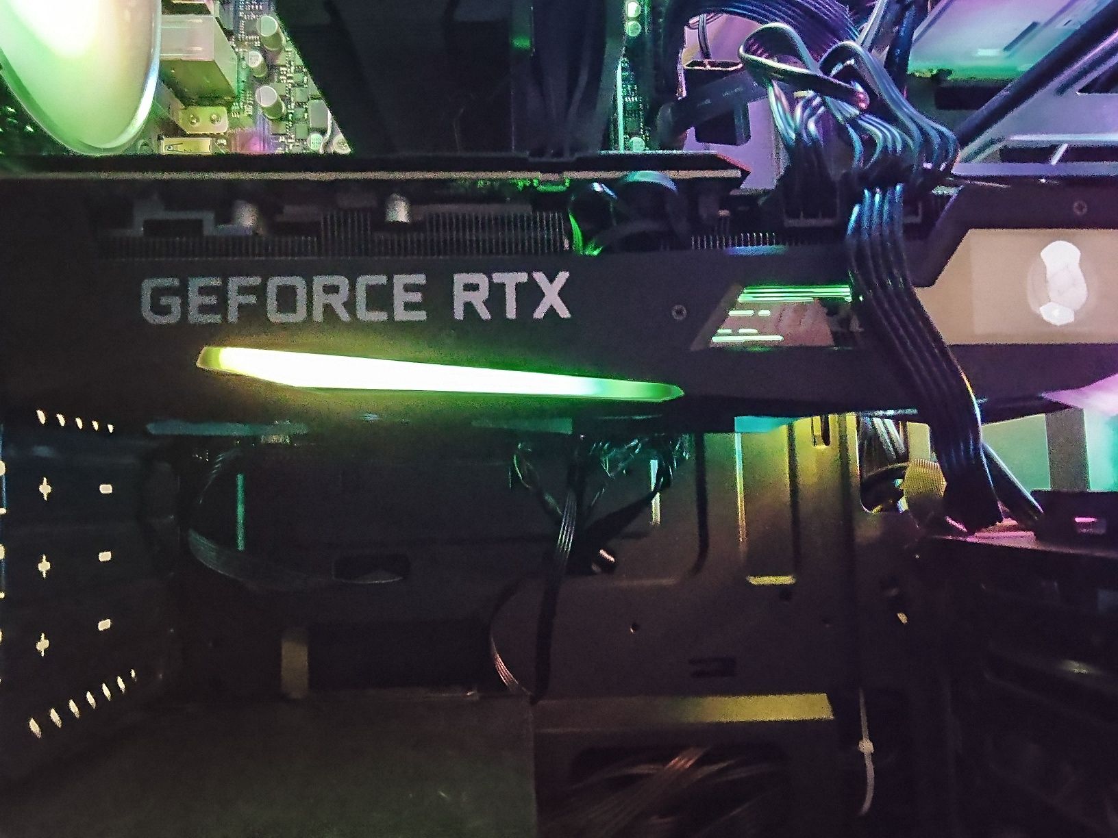 Vendo placa gráfica GeForce RTX 3060 ti 8 GB