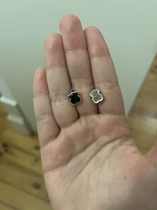 tous czarny miś kolczyk