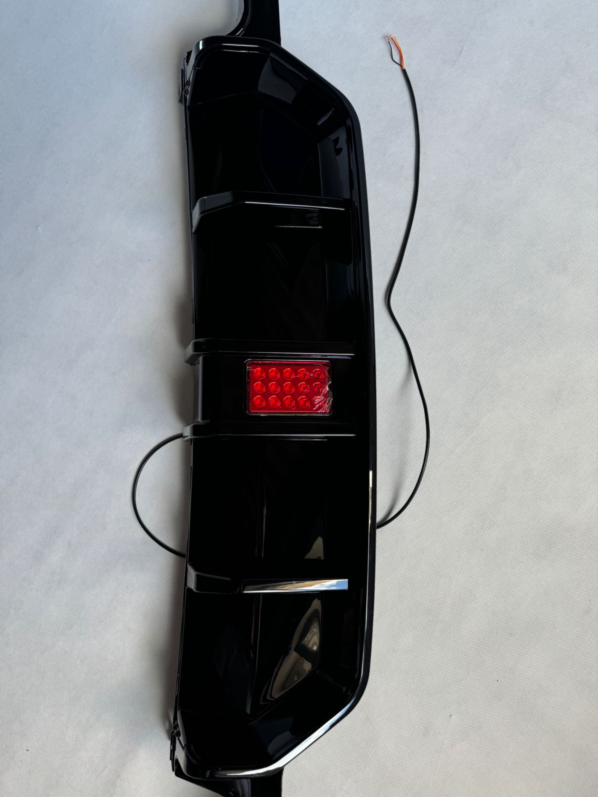 Dyfuzor Dokładka LED BMW G20 G21 M340 LCI CZARNY POŁYSK