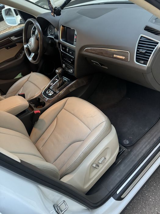 Audi Q5 niski przebieg!!