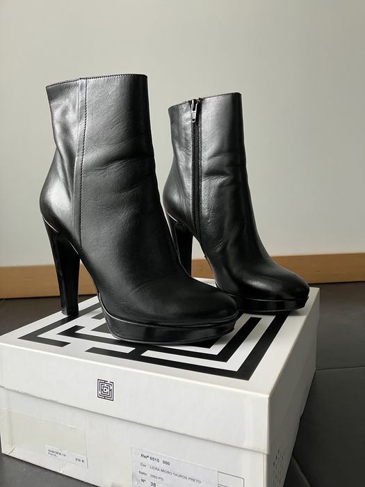 Botins PROF como novos