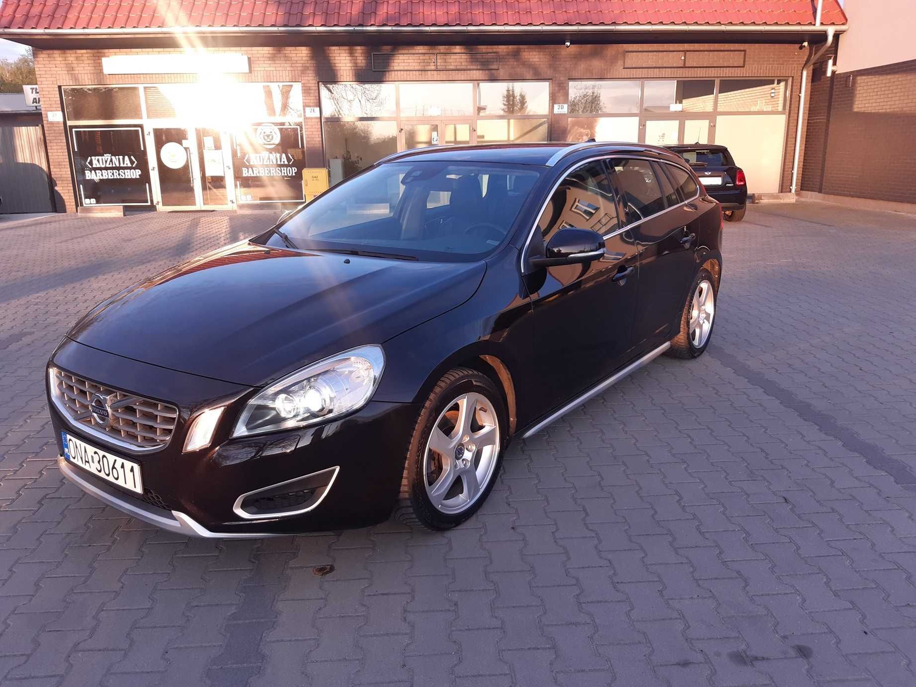 VOLVO V60 2.0 D D3 2012r summum CERAMIKA