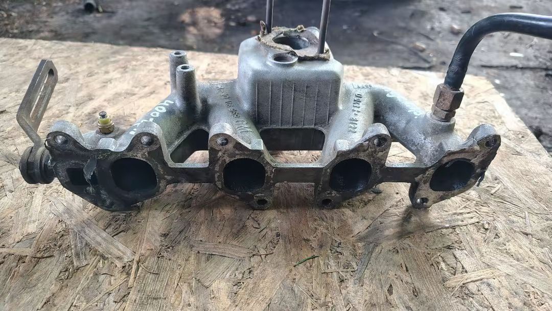 Колектор впускний opel kadett 1.3