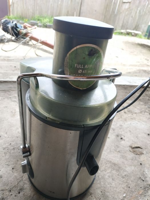 Продам соковижималку бу