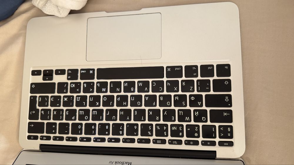 MacBook Air (11-inch, Mid 2011) Рік випуску: 2011 - в идеале