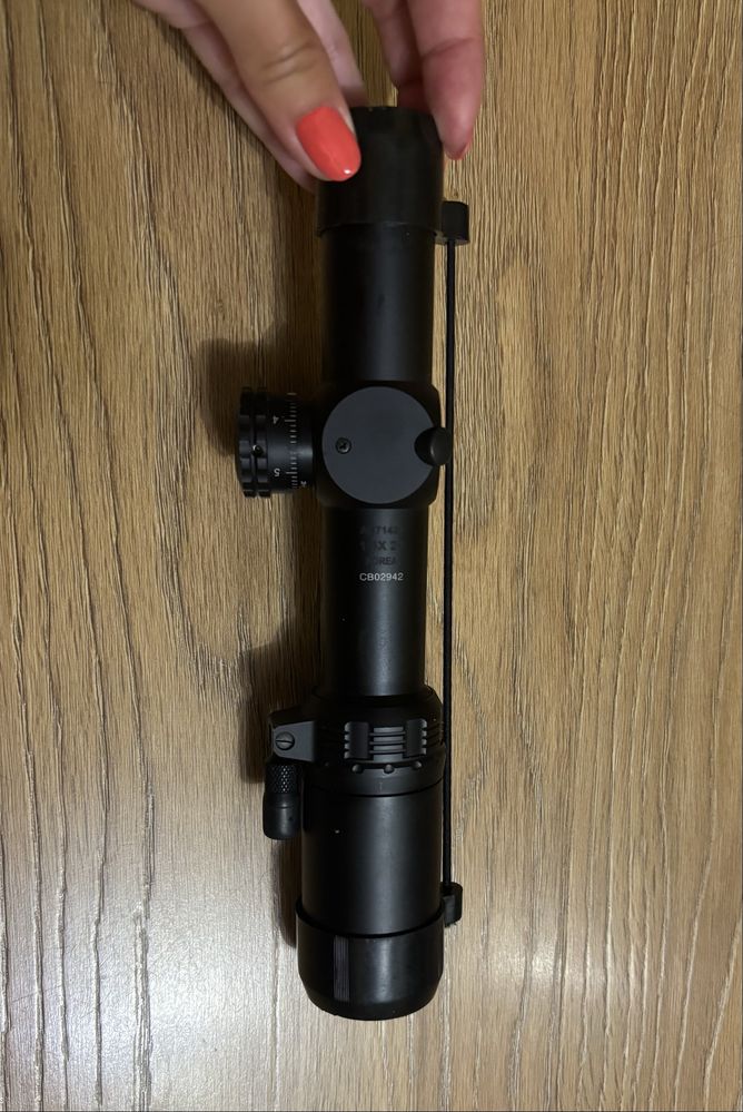Продам оптичний приціл bushnell AR optics 1-4*24 SFP