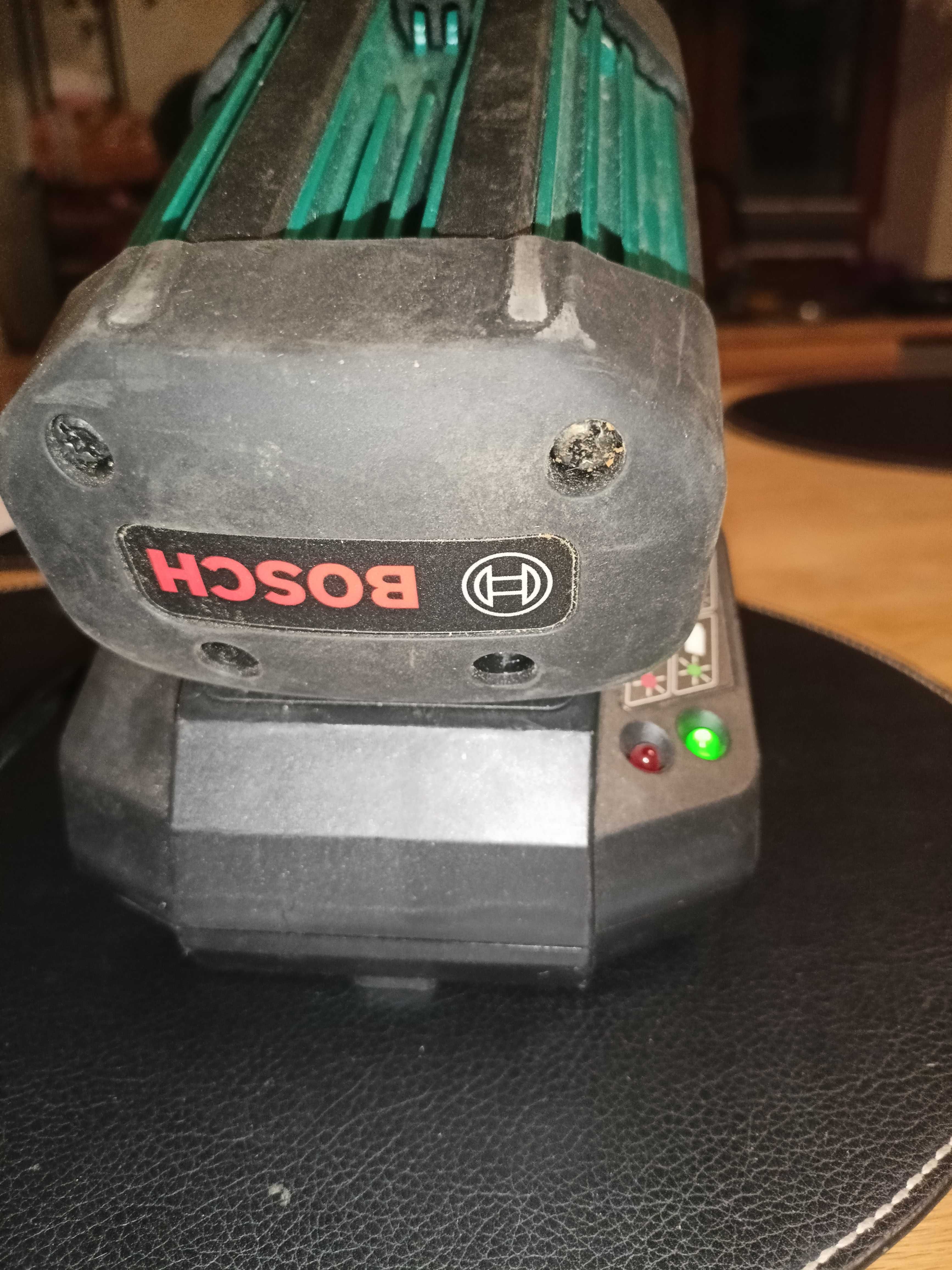 Bosch ładowarka  10.8-36 volt