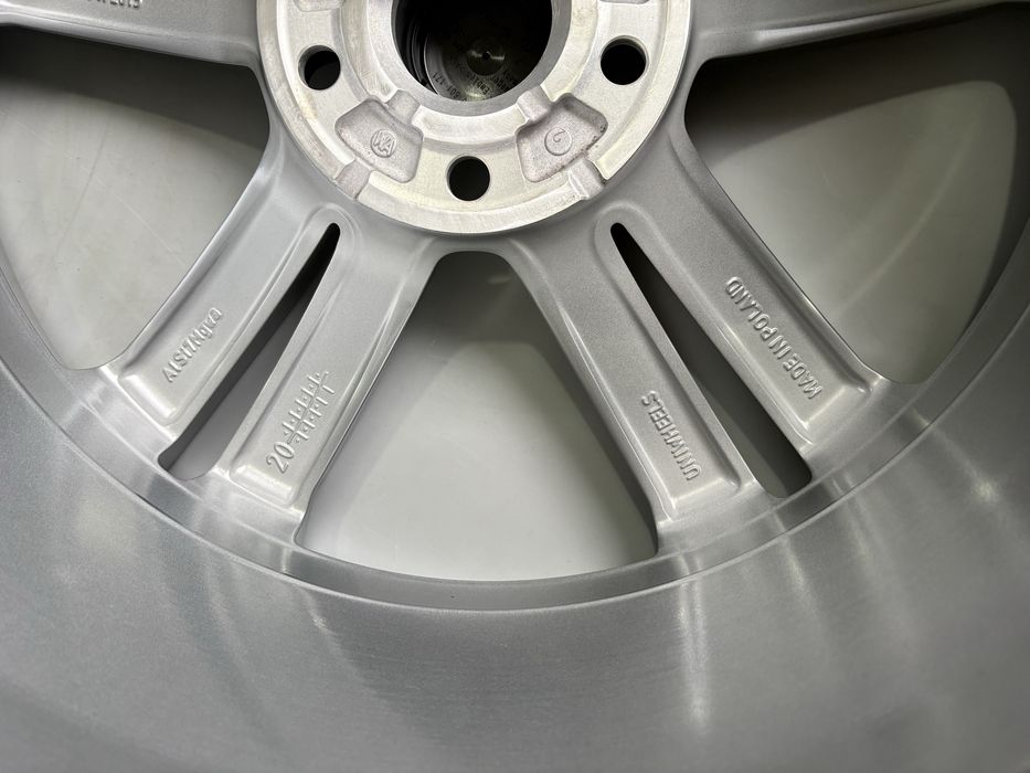 диски VW R-line R18 7Jx18H2 ET44 ЦО 57.1 Tiguan