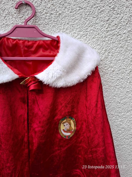 czerwona peleryna Belli