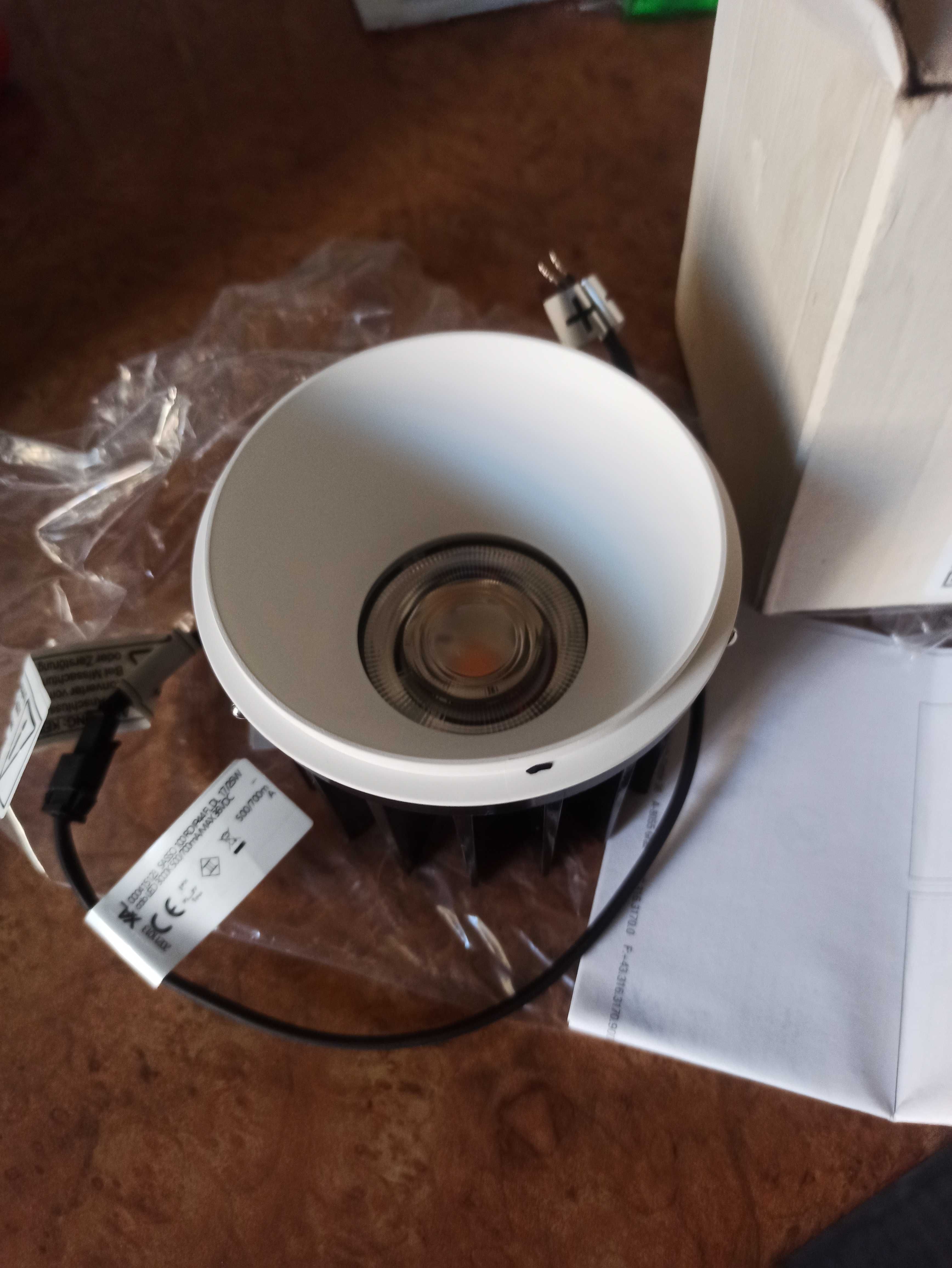 Lampa sufitowa LED