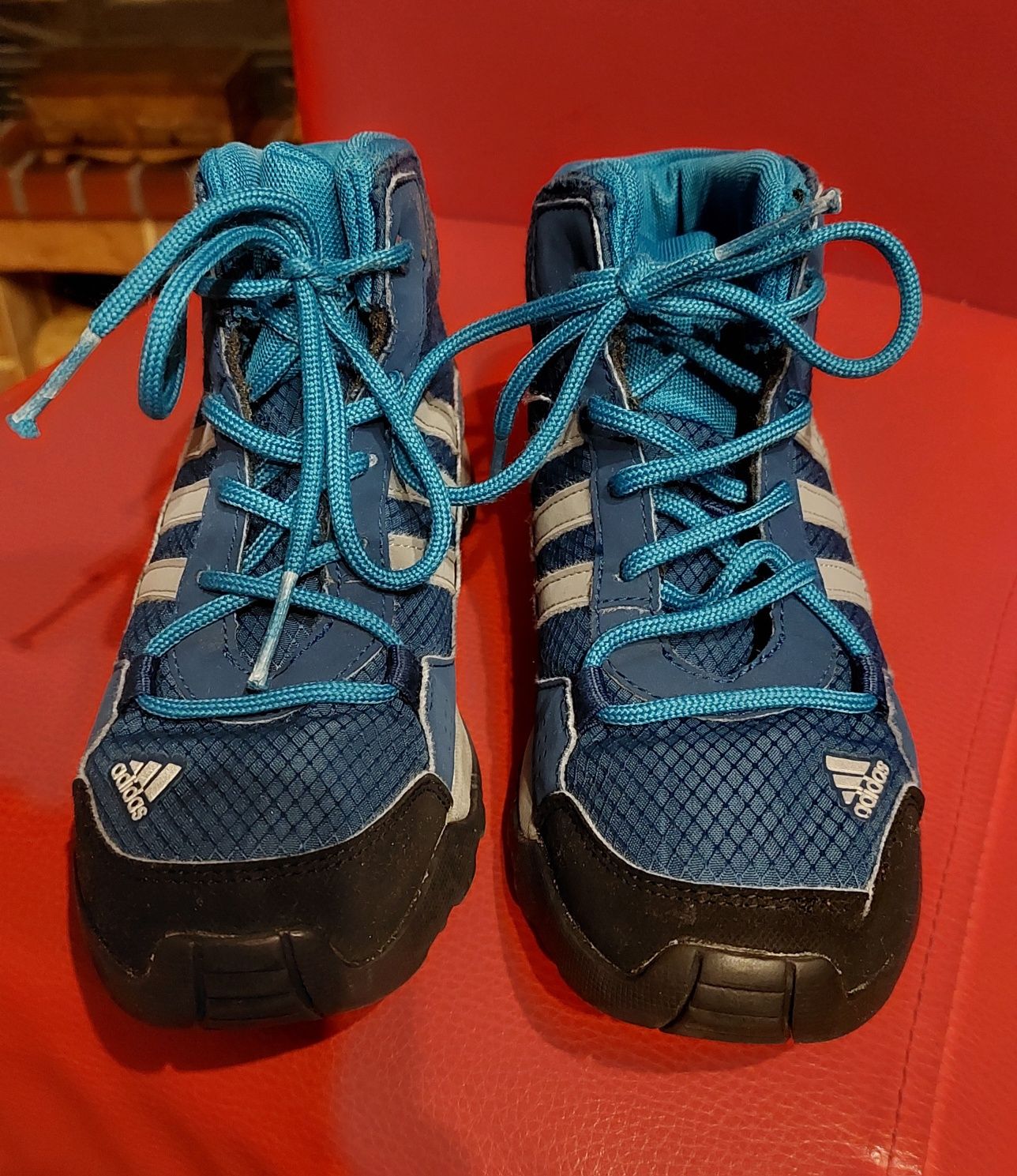 Buty Adidas zimowe,z podeszwą Traxion,r.33.5