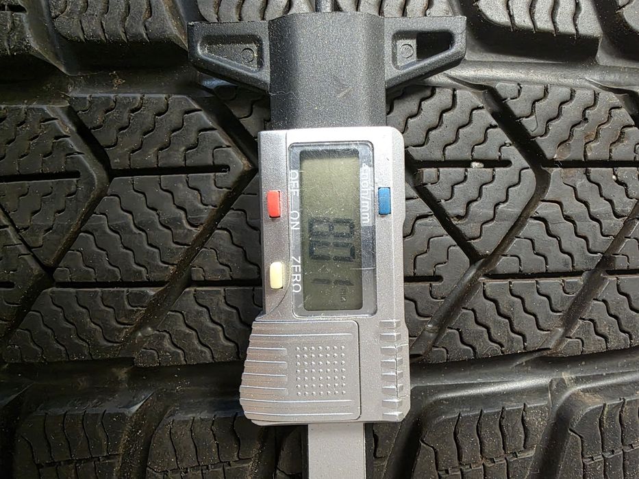 Opony Zimowe Pirelli SottoZero Serie 3 245/50 R19

Czytaj więcej: http