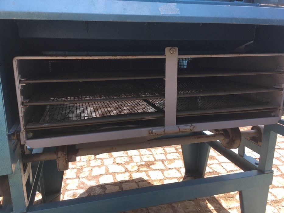 Malhadeira / Debulhadora de Milho