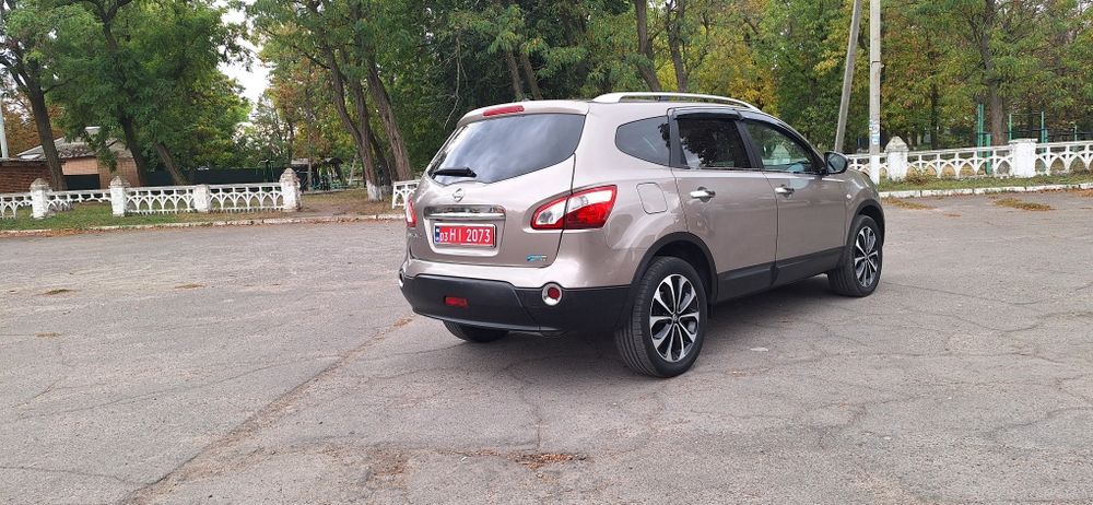 NISSAN Qashgai +2 Tecna 1.5диз. 81kv.110л.с. 6-Ступка