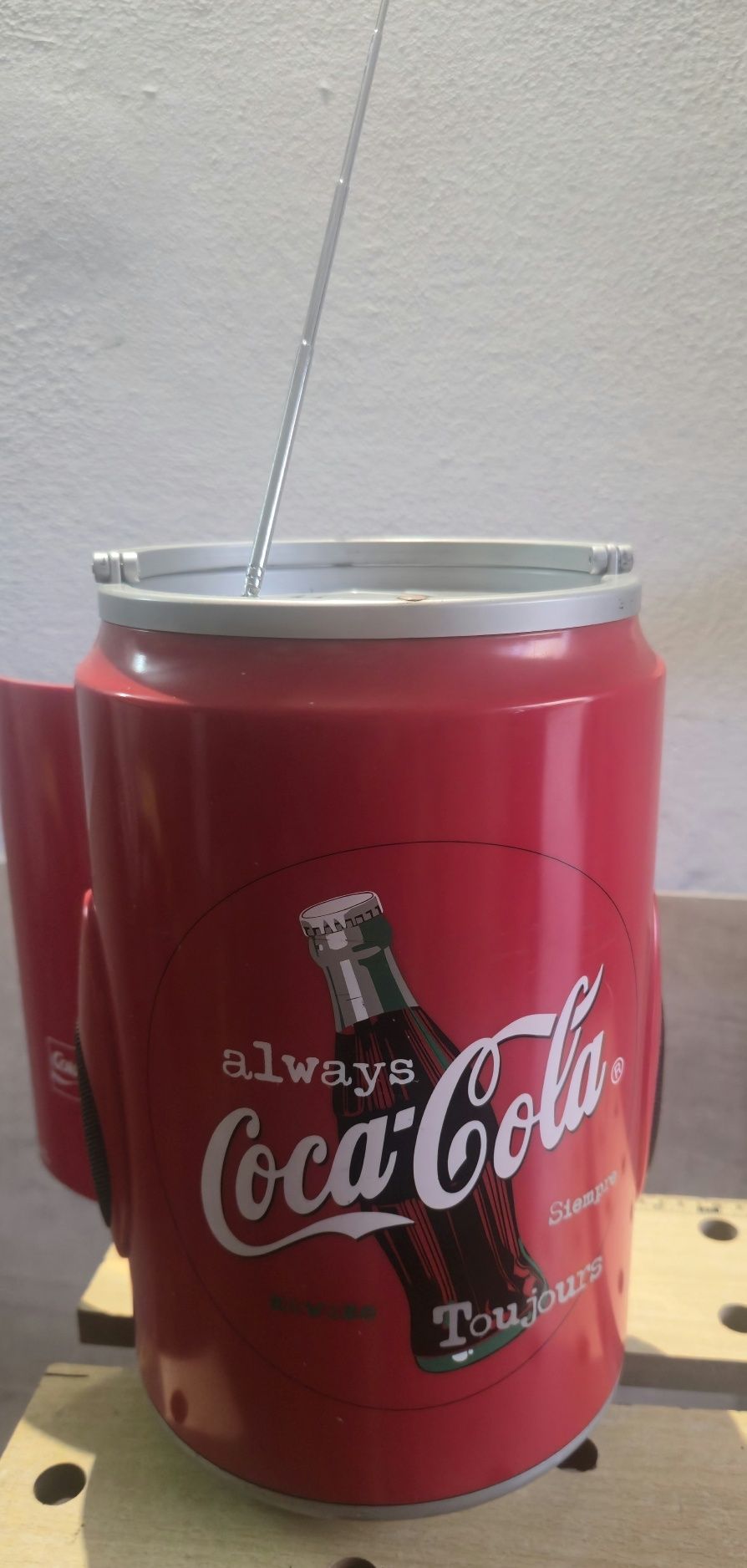 Rádio da Coca-Cola, a pilhas e eléctrico