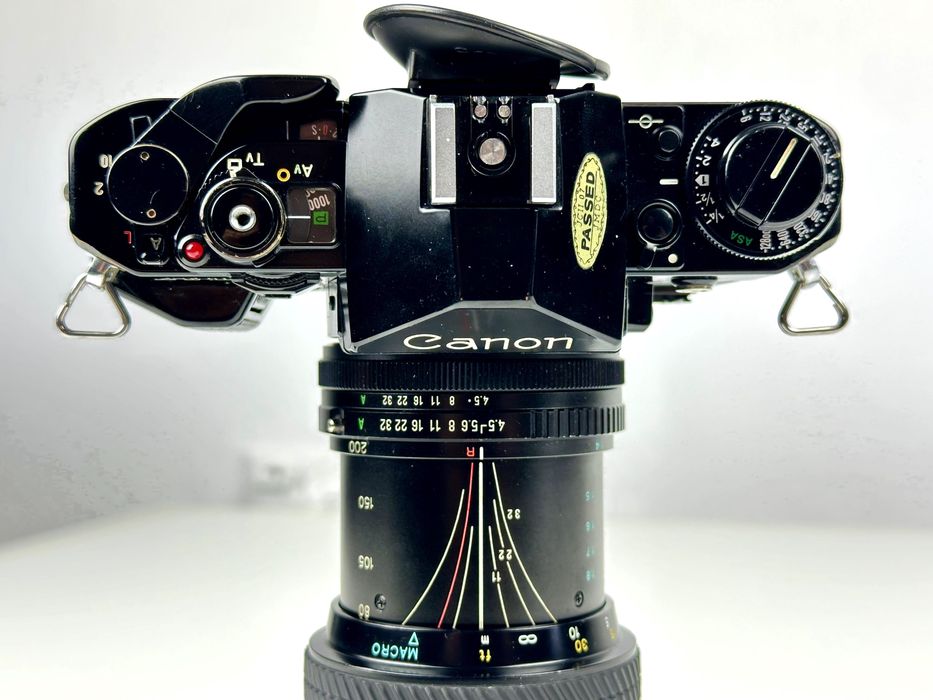 Canon A-1 + Tokina 80–200mm f/4.5 | Tani zestaw