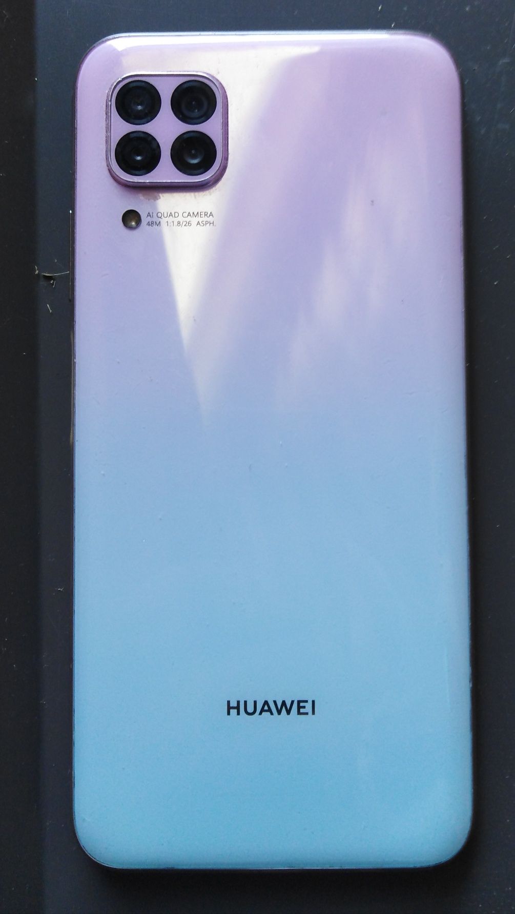 продам дуже гарний телефон HUAWEI p40 lite 6 128 камера 40 мп