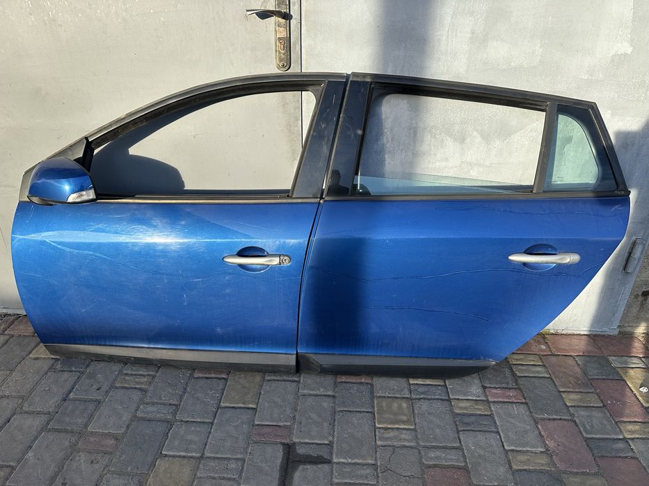 Двери передние задние универсал Renault Megane 3