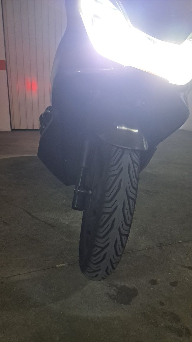 Vendo Honda PCX 125 cc castanha