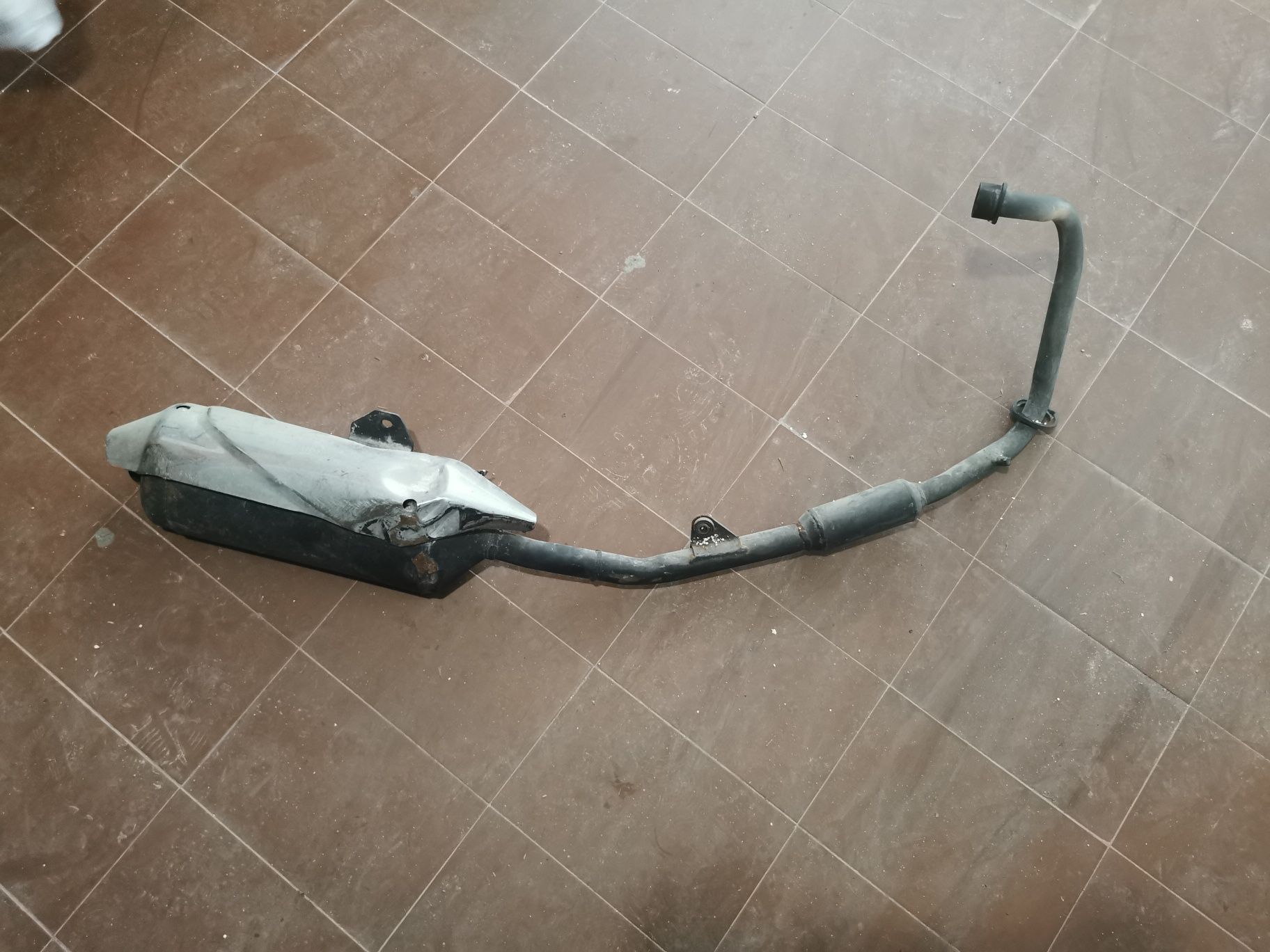 Escape sym wolf 125