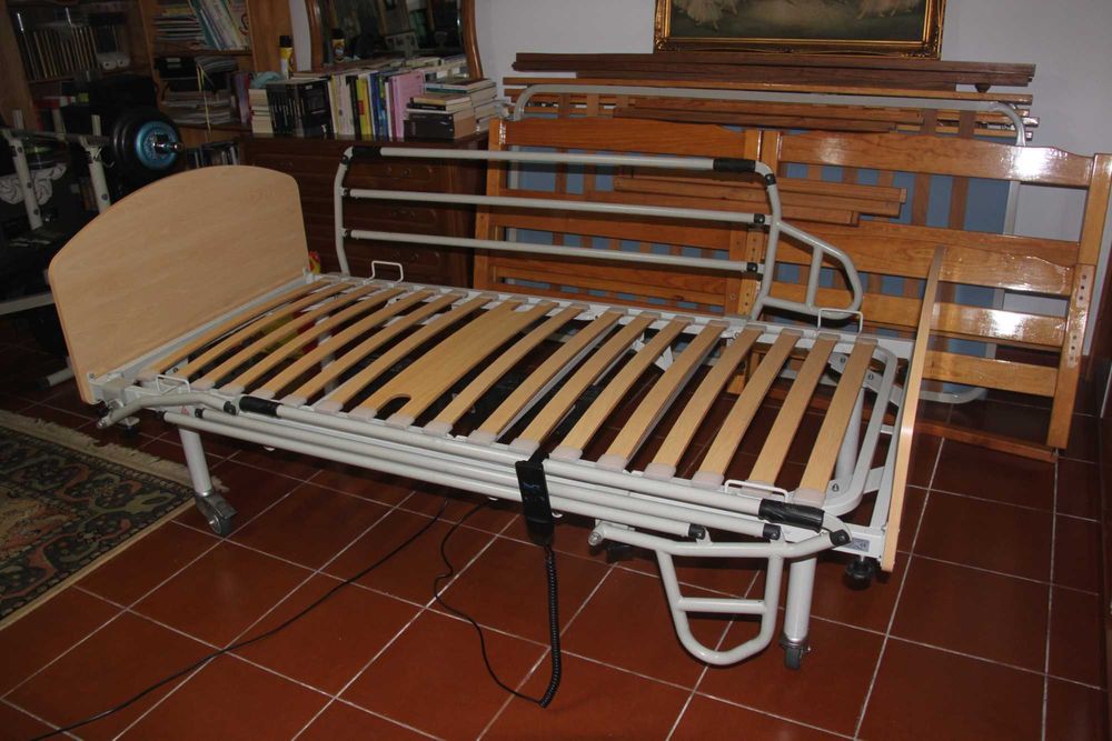 Cama Articulada Elétrica com Colchão Anti-Escaras – Excelente Estado