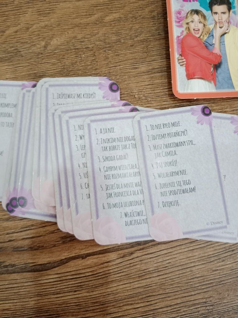 Karty do gry z serialu Violetta
