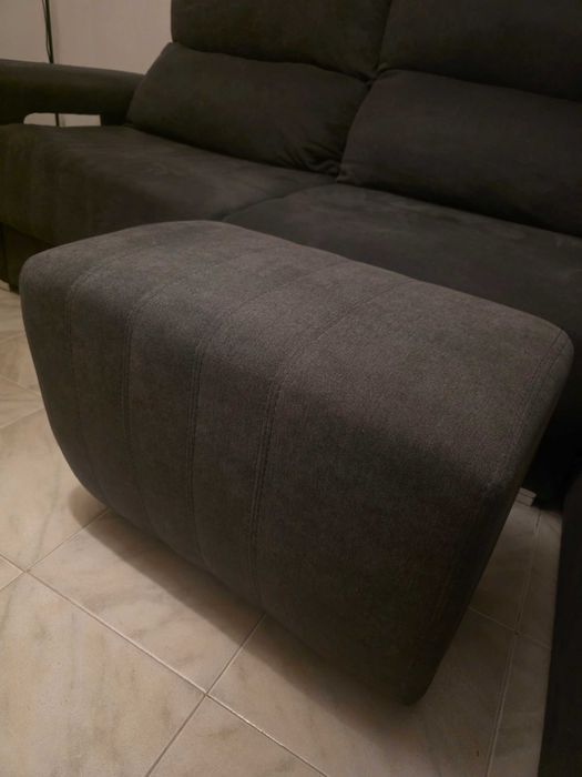 Sofá Chaise Longue e Puff