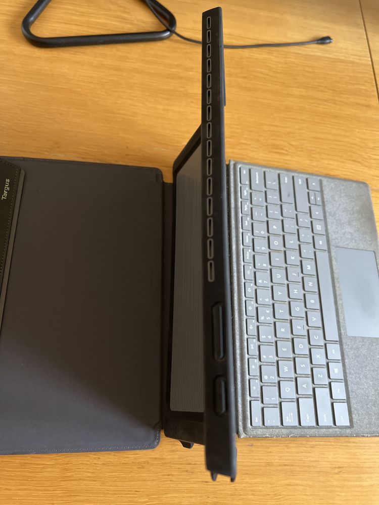 Etui microsoft surface Targus