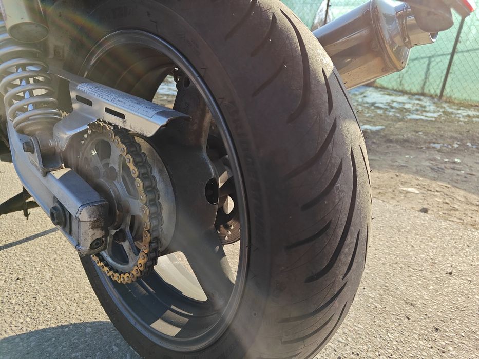 Suzuki GSX 750 Inazuma