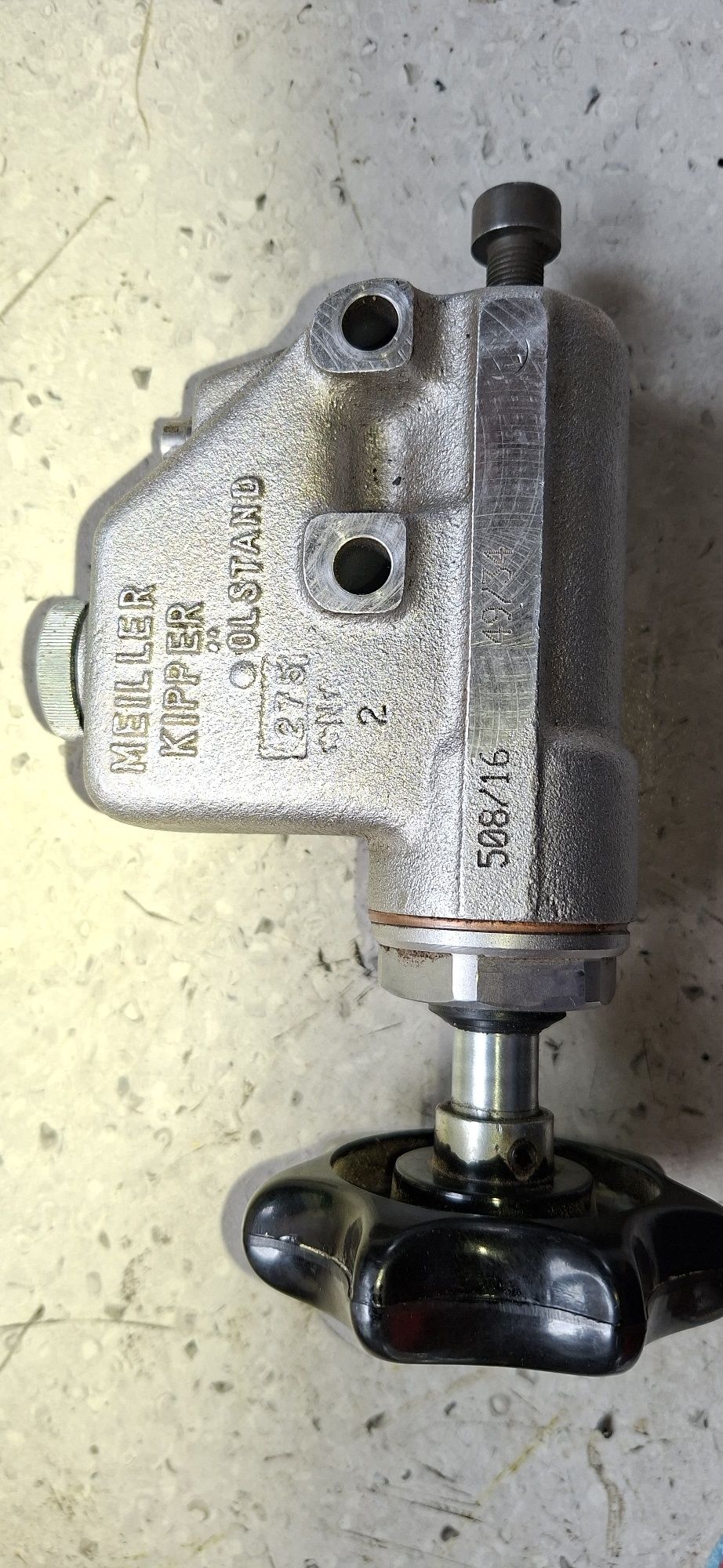 Meiller zawór sterujący wywrot kiper 381392