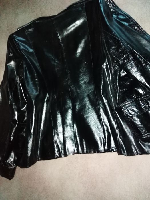 Піджак, кожа лак.