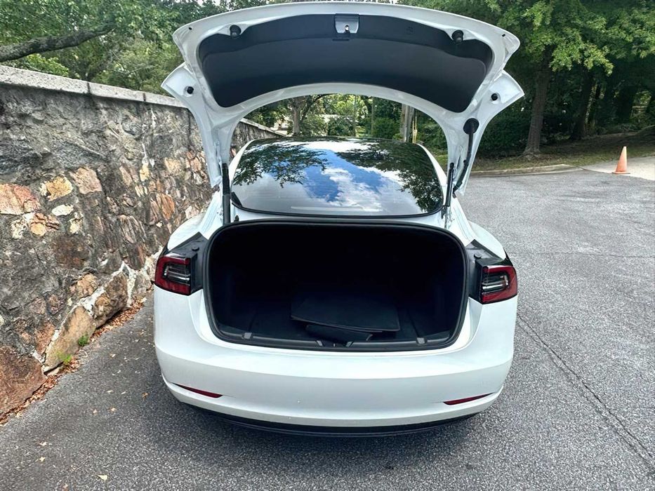 Tesla Model 3 Long Range      2023