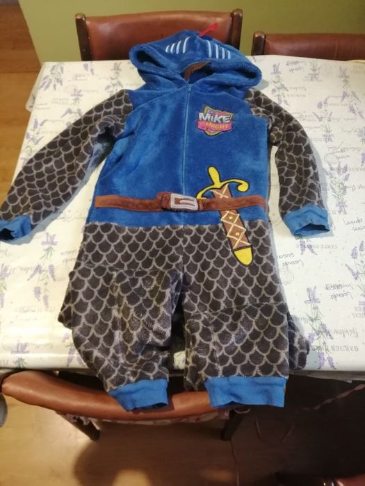 Kombinezon ciepły chłopięcy przebranie rycerz  128 strój karnawałowy