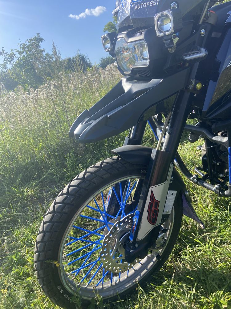 Шинерей ікс трейл 250