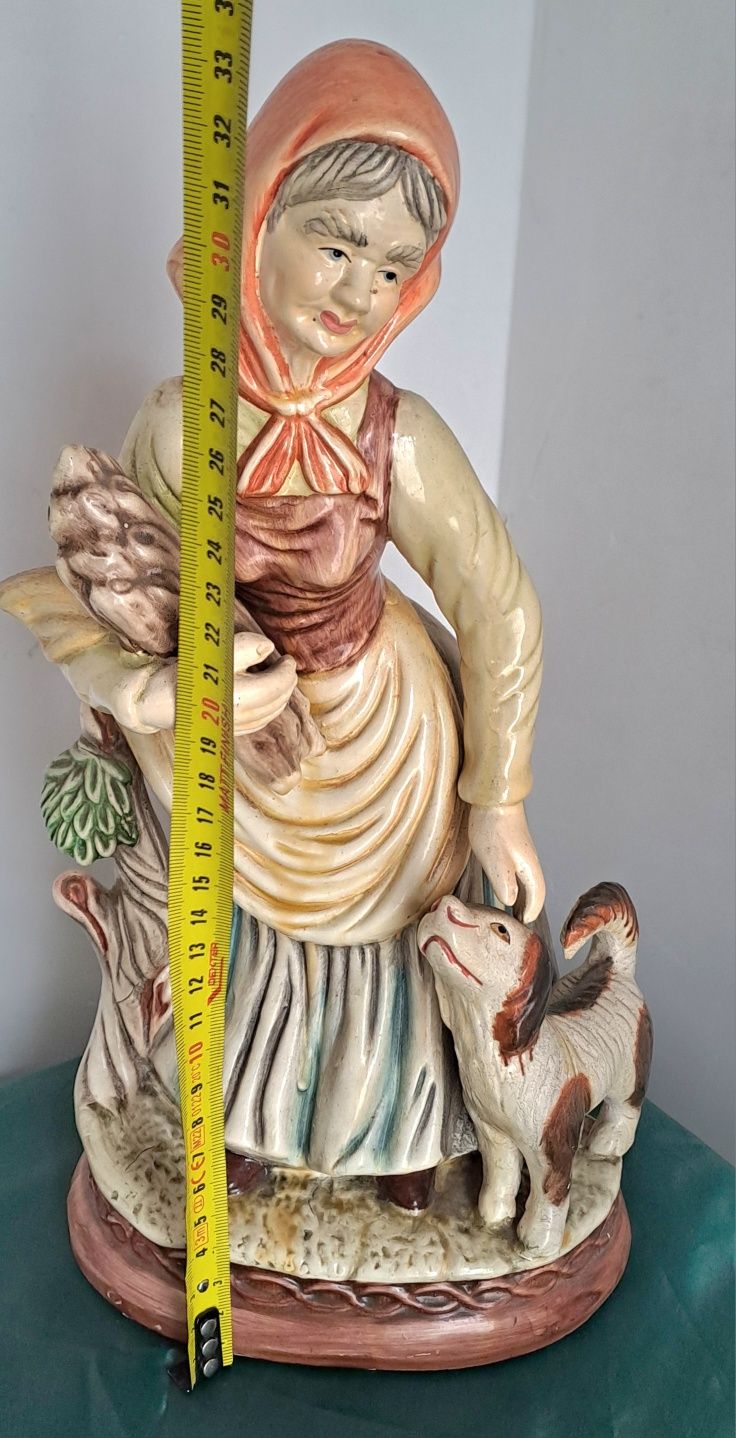 Boneca em porcelana antiga com 34cm