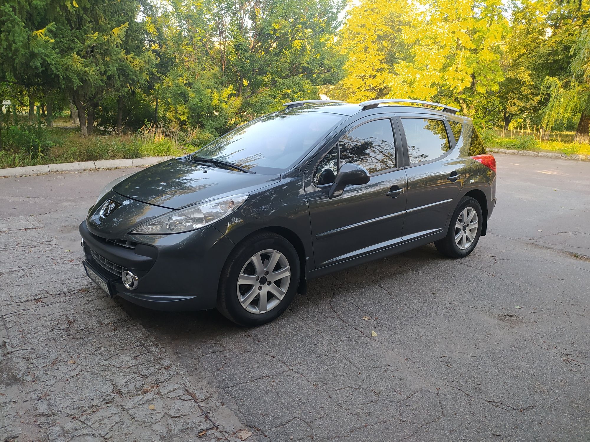 Продам Peugeot 207 sw 1.6 бензин