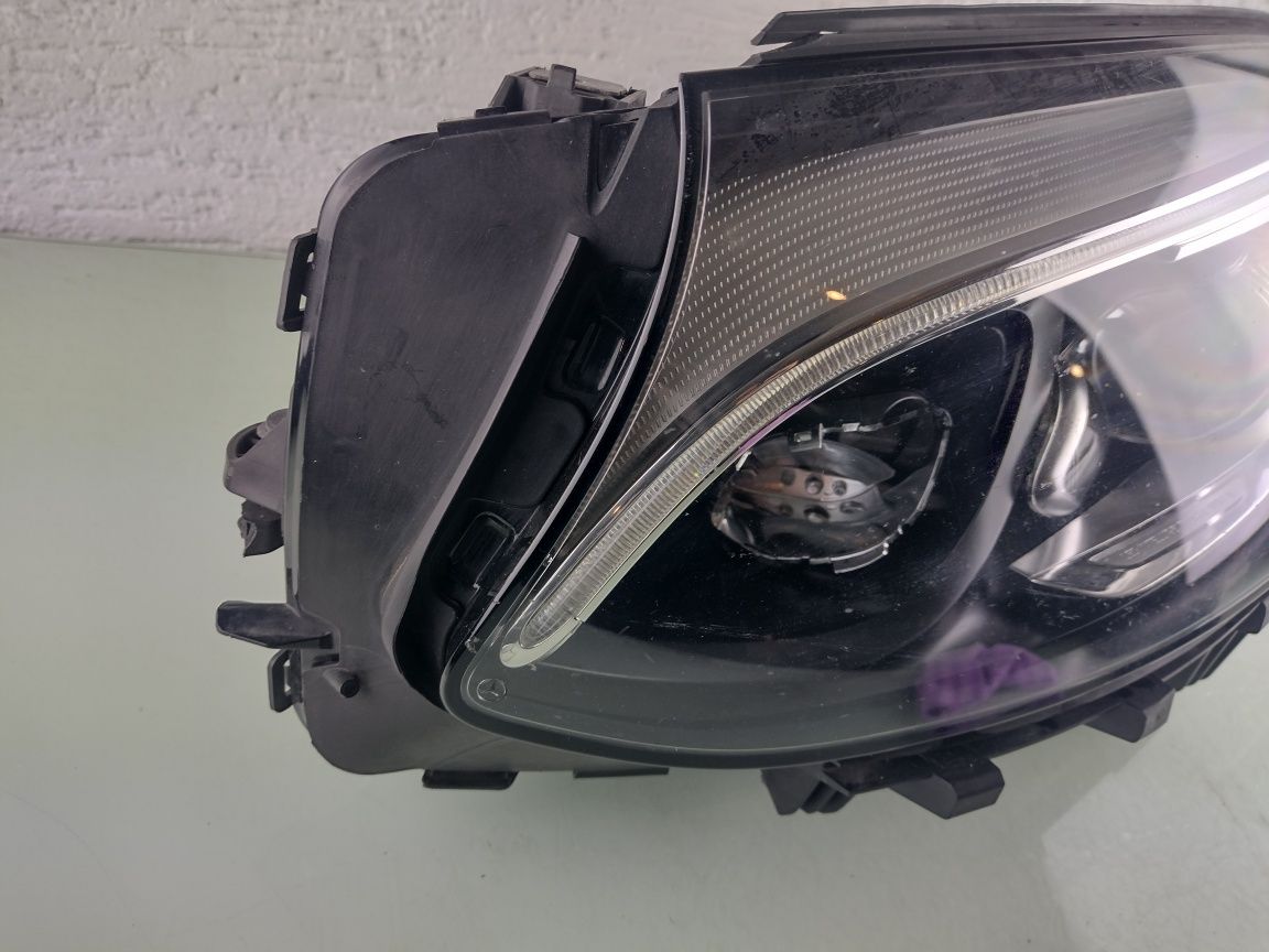 Lampa Mercedes GLC w253 lewy przód LED Europa uszkodzone mocowania