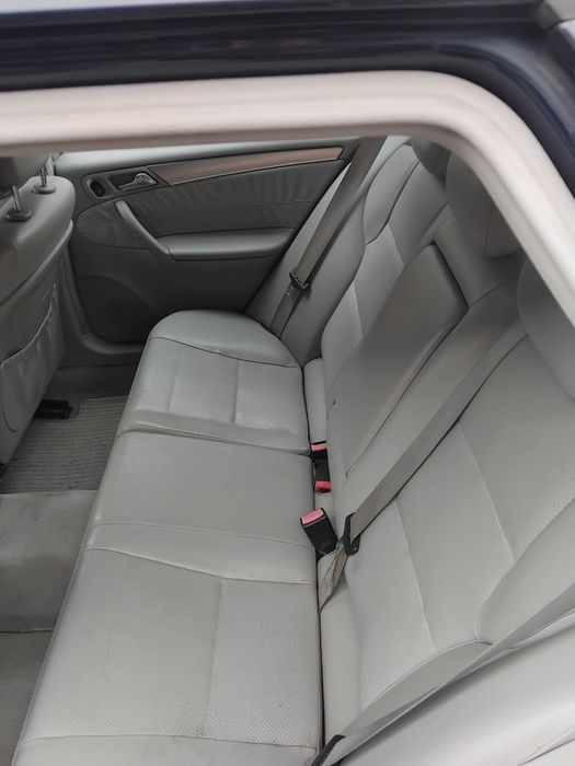 Carrinha Mercedes C 200