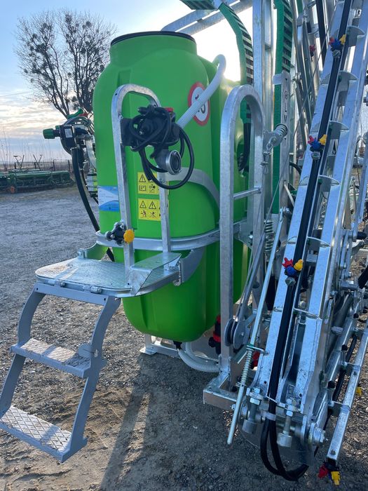 Opryskiwacz TOLMET 1000/600 lance 15m.rozkładane hydraulicznie NOWY