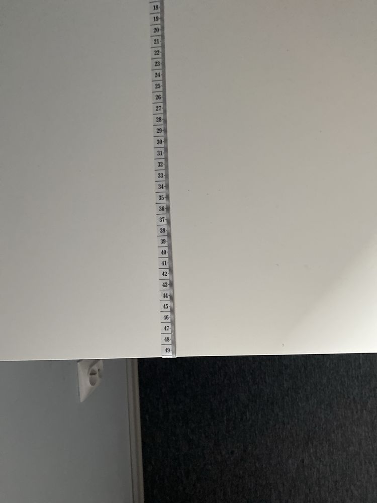 Białe biurko ikea