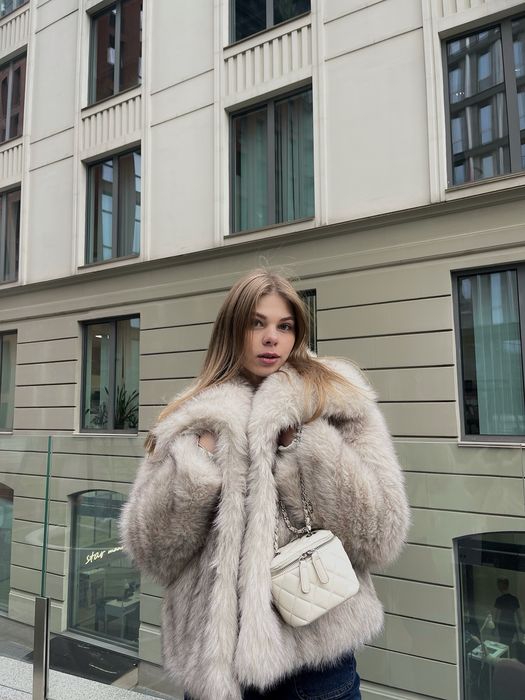 Шуба stradivarius