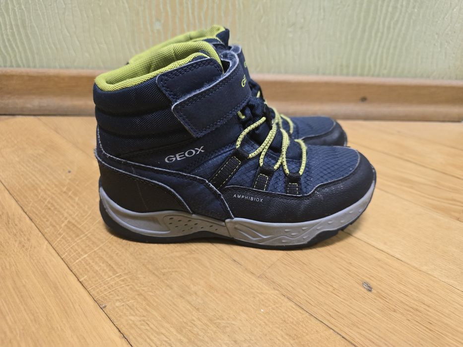 Продаю дитячі черевики Geox. Розмір 33