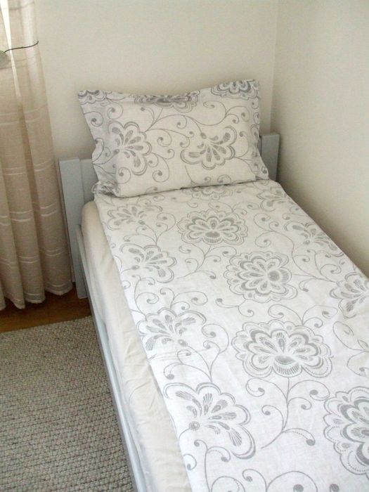 łóżko jednoosobowe, drewniane, szare, 80x200