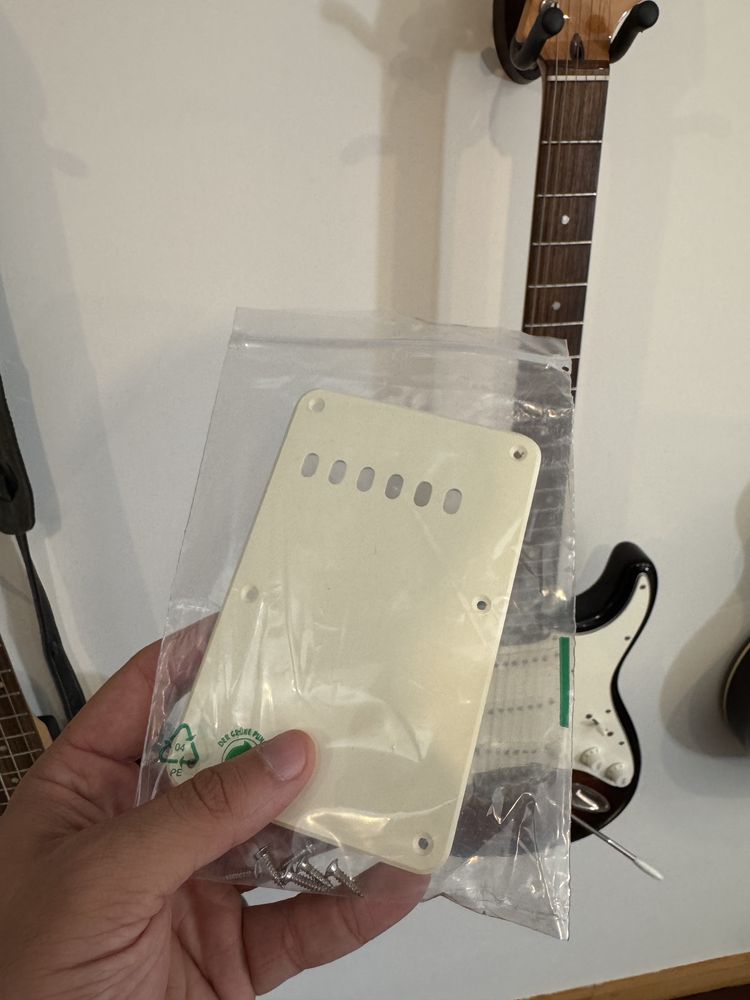 Guitarra Fender Squier Stratocaster Classic Vibe 60s