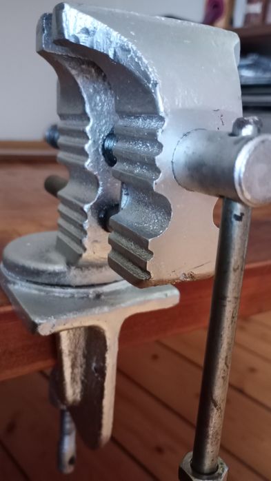 Imadło mobilne obrotowe  szczeki 68mm