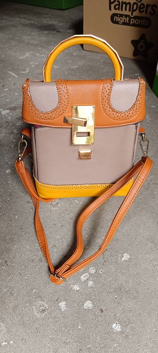 Torebka damska kuferek