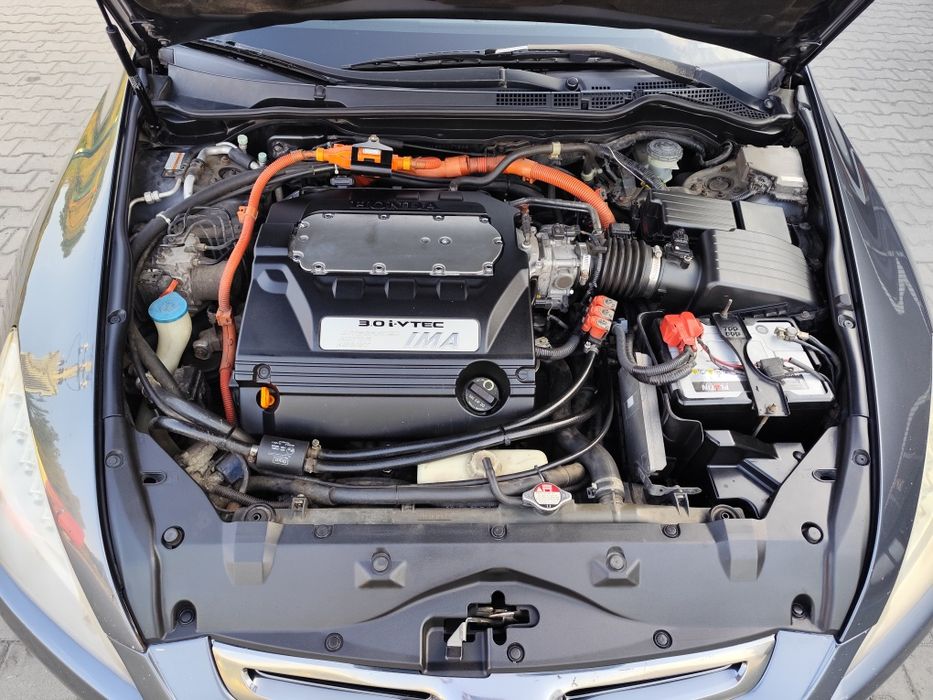 Продам Хонда аккорд гибрид