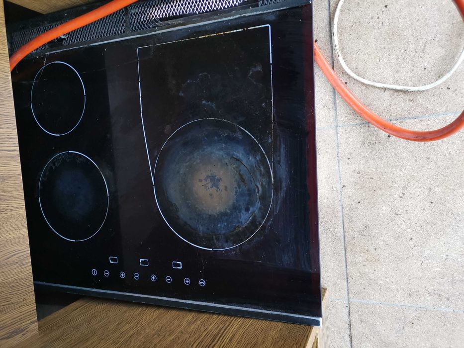 płyta gazowa ( z możliwością podpięcia do butli gazowej )