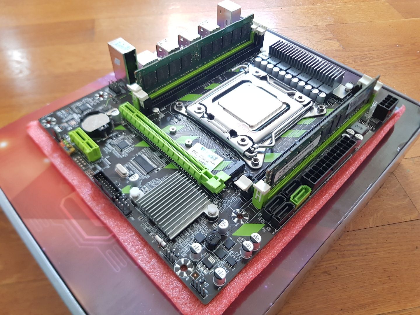Игровой ПК Комплект X79+Intel Xeon 2650 V2 (16x2.6GHz) 16Гб DDR3 2х8GB